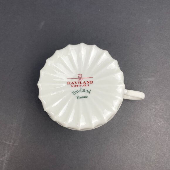 Set of 4 Haviland Limoges Cups & Saucers White Scalloped Swirl Porcelain France - Picture 12 of 12